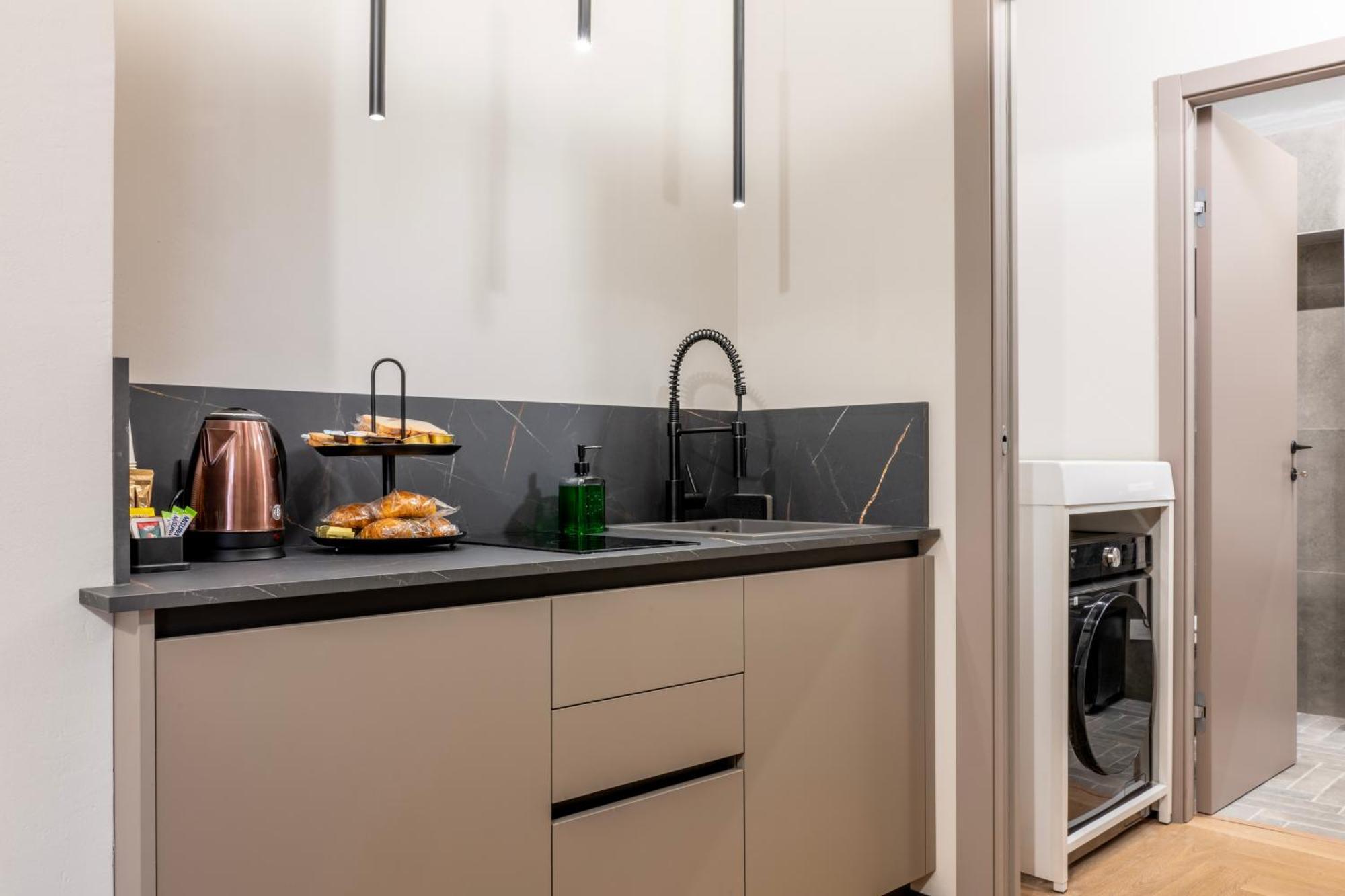 Verona City Lodge Екстериор снимка